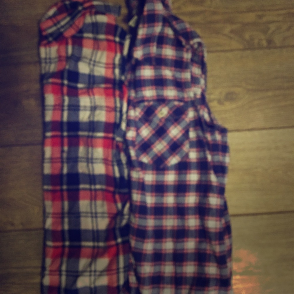 Bundle of 2 forever 21 sleeveless plaid tanks